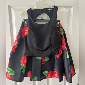 2 piece black and red rose set